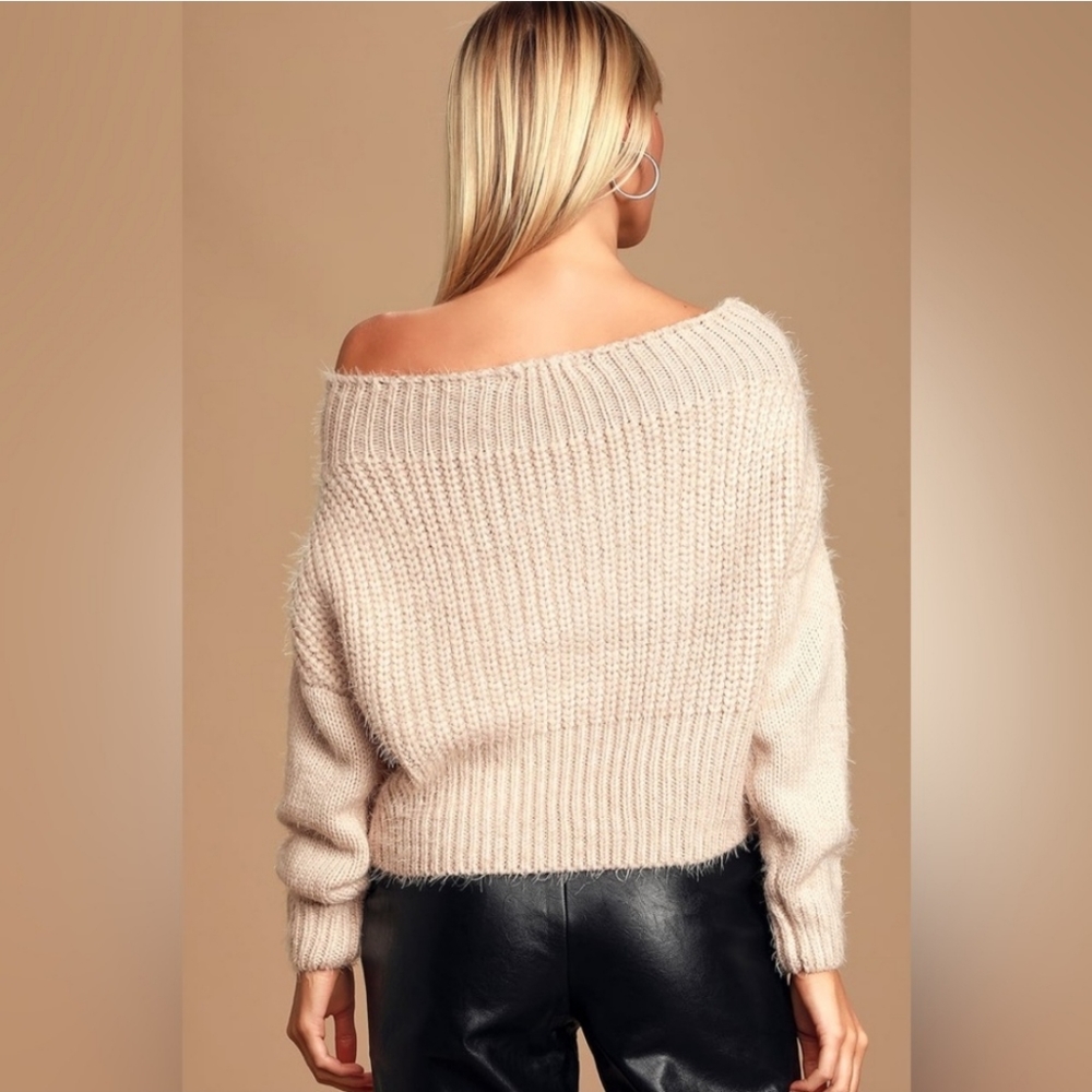 Lulu's Off The Shoulder Square - image 2